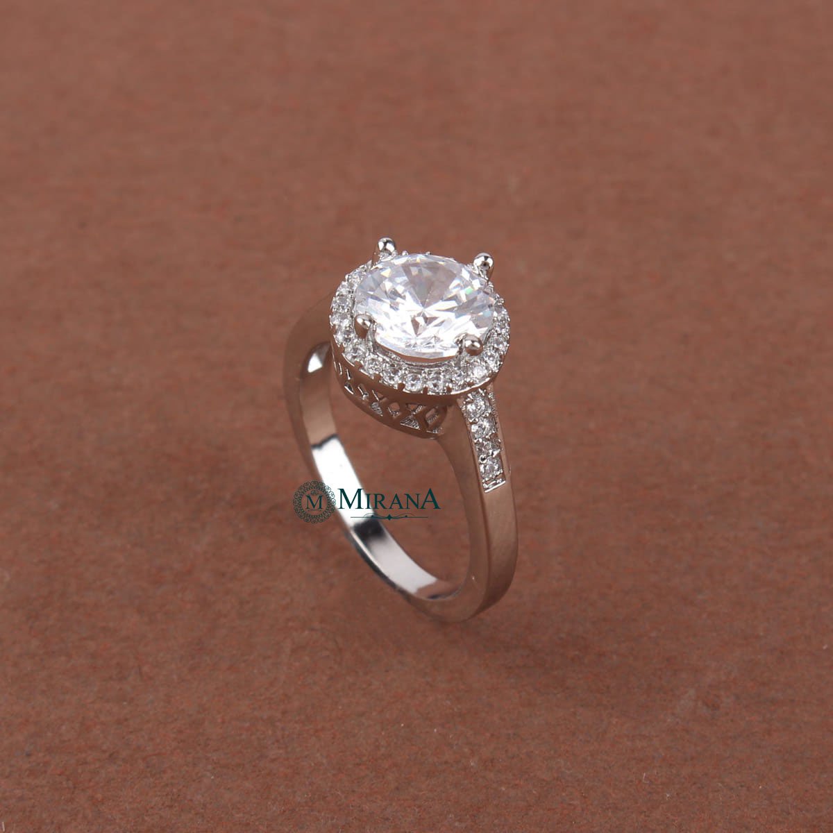 Cluster Solitaire Round Ring