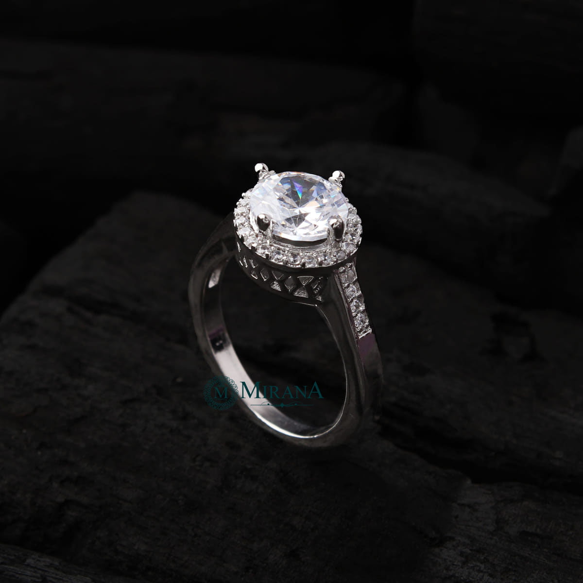 Cluster Solitaire Round Ring