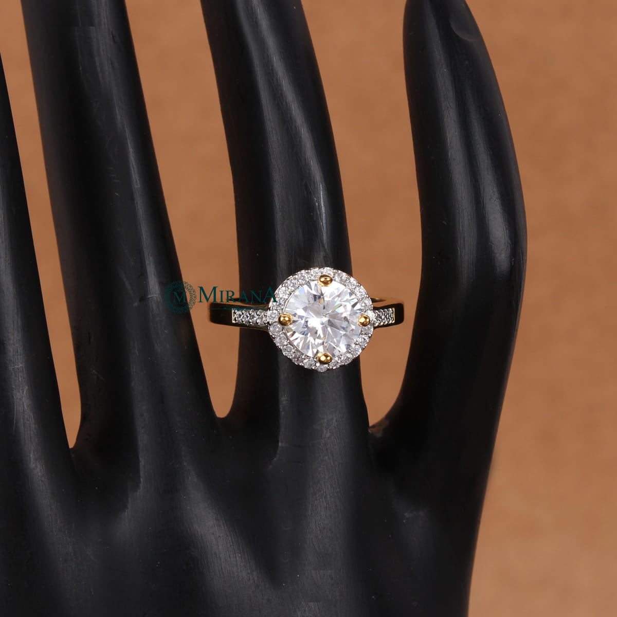 Cluster Solitaire Round Ring