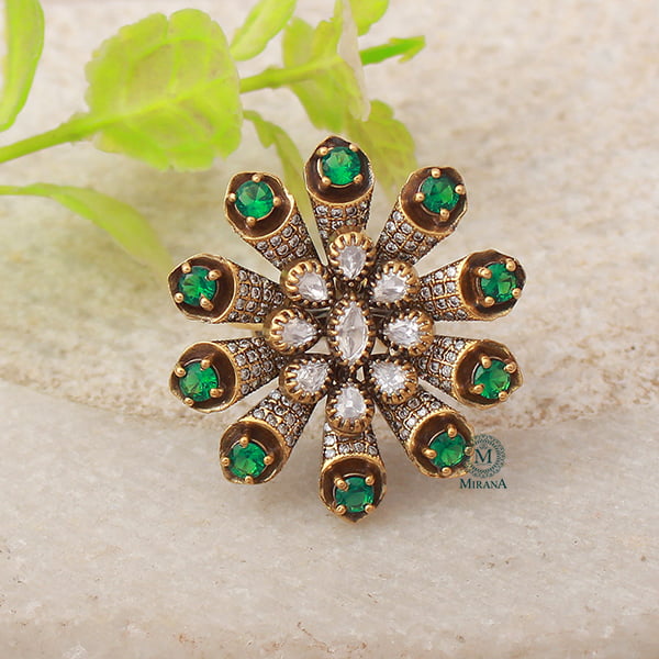 Shinaya Emerald Green Moissanite Ring