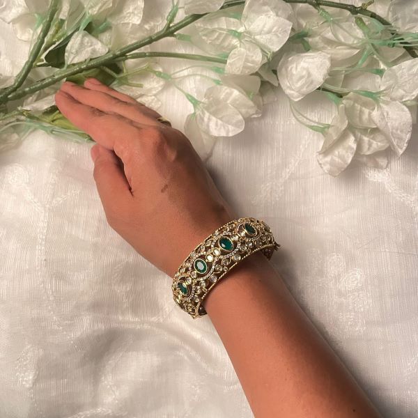 Mallika Emerald Green Polki Designer Bracelet