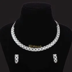 MJNK21N221-2-Dual-Tone-Sleek-Necklace-Set-Silver-Look-5.jpg