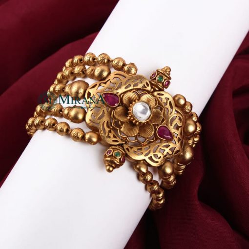 MJBR21R135-1-Baani-Antique-Kundan-Bracelet-Gold-Look-1.jpg