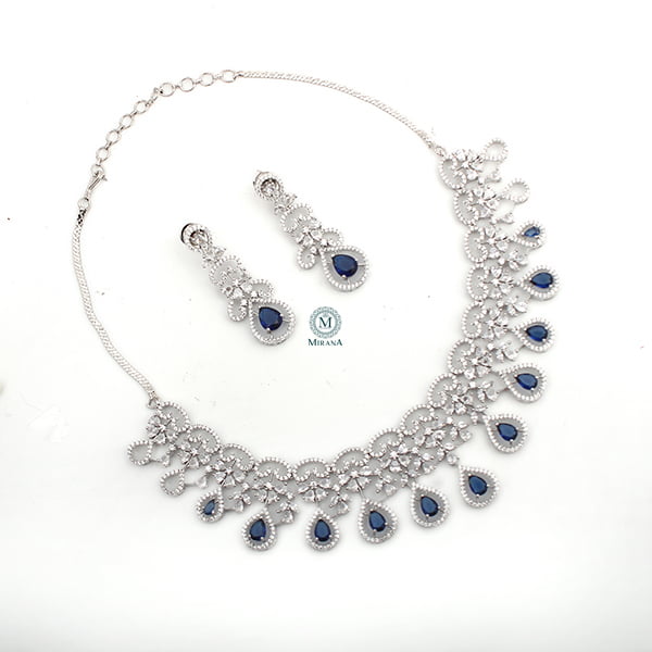 Glamorous sapphire necklace -