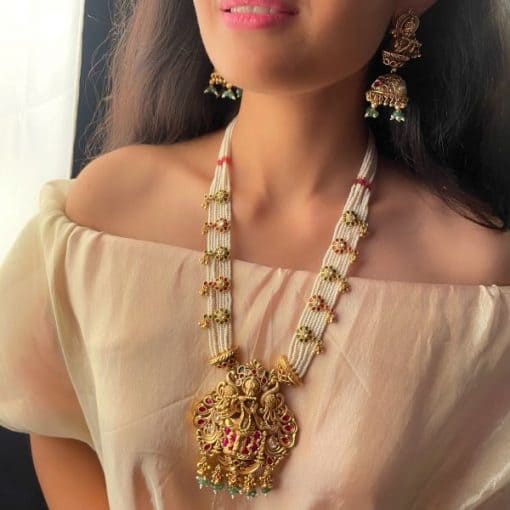 Top 5 Indian Gold Jewelry Designs Every Woman Should Own